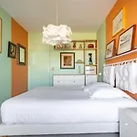 Veeve - The Salon In The Sky Apartment *
