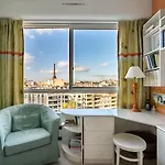 Veeve - The Salon In The Sky Apartment