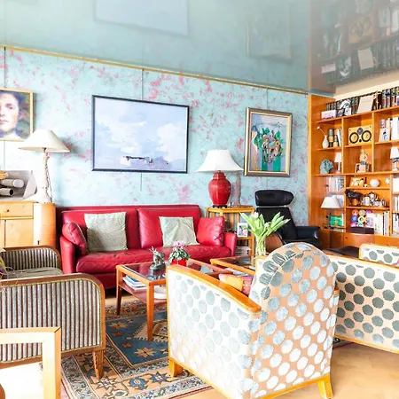 Veeve - The Salon In The Sky * Paris